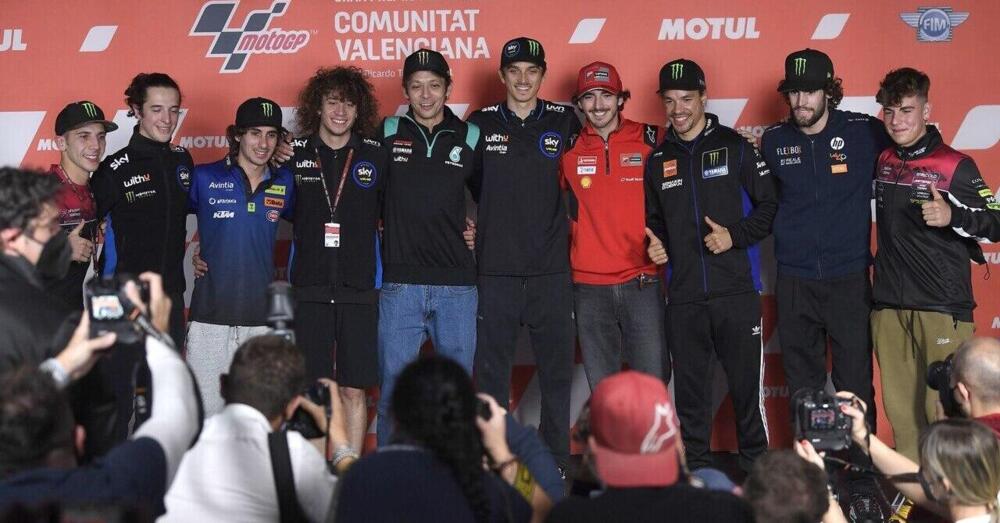 Valentino Rossi ed i piloti della VR46 Racing Academy - Valencia 2021