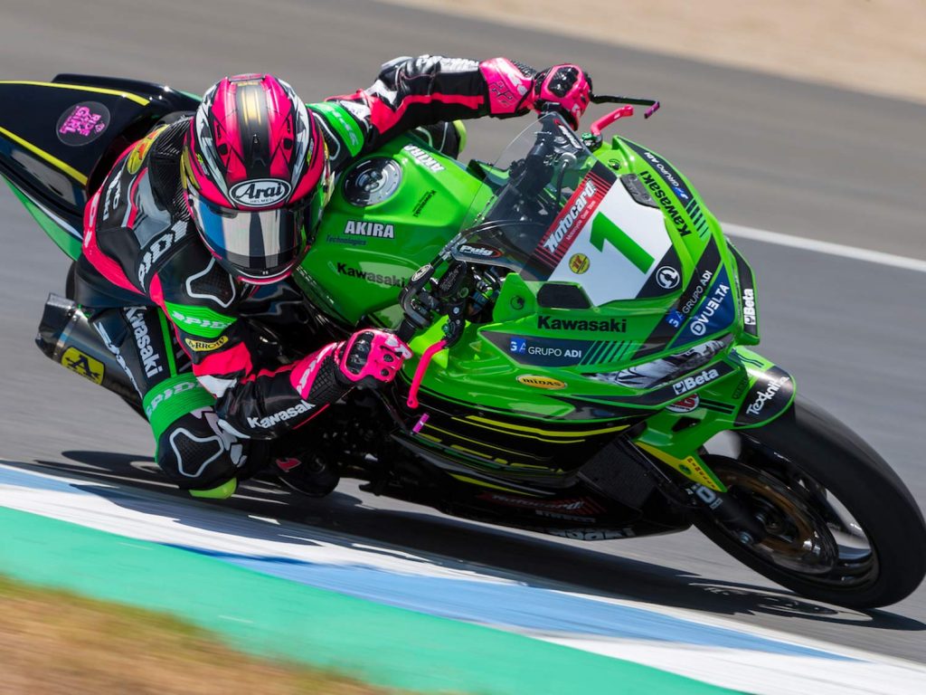 Ana Carasco in sella alla Kawasaki N.1