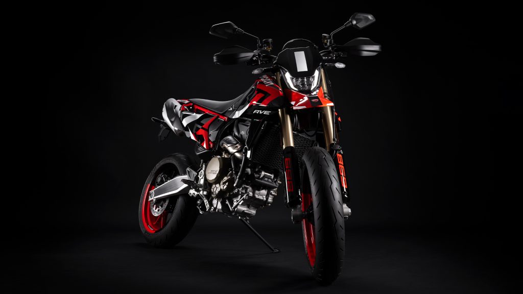 Ducati Hypermotard 698 Mono RVE - Vista anteriore tre quarti