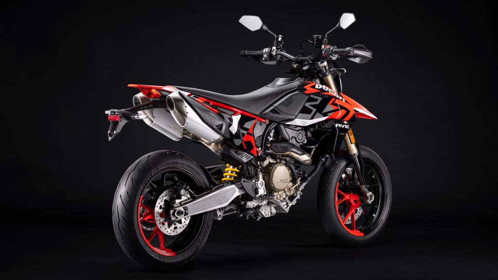 Ducati Hypermotard 698 Mono RVE - vista posteriore tre quarti