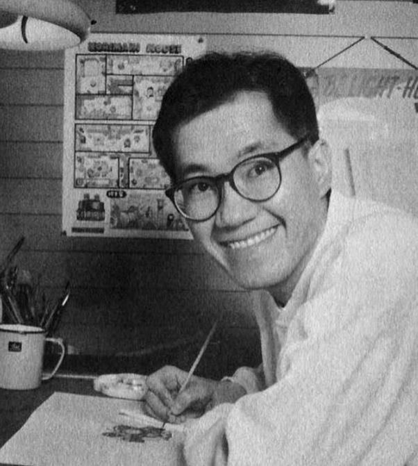 Akira Toriyama al tavolo da disegno